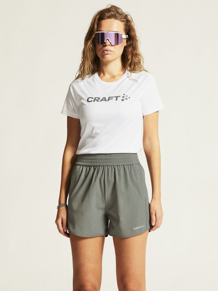 1911785-900000_Core-Essence-Logo-Tee-W_closeup4