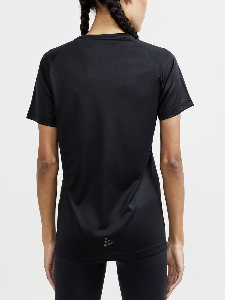 1911785-999000_CORE-Unify-Logo-Tee-W_Closeup2