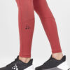 1911916-421000_ADV-Essence-Tights-2-W_Closeup3