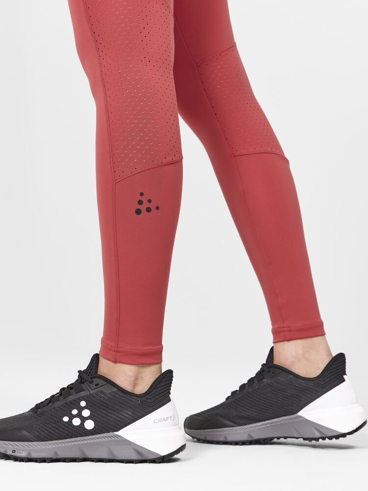 1911916-421000_ADV-Essence-Tights-2-W_Closeup3