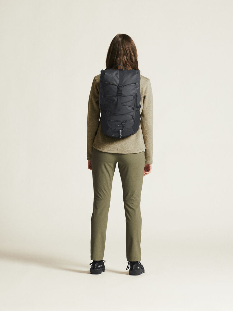 1912219-237200_ADV-Explore-Heavy-Fleece-Jacket-W_closeup3