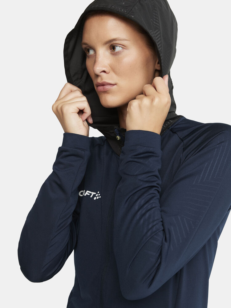1912746-390000_Extend-Full-Zip-W_Closeup5