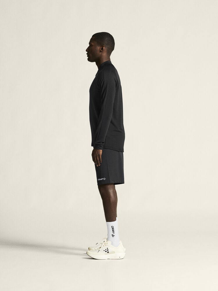 1912747-999000_Extend-Half-Zip-M_closeup3