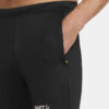 1912749-999000_Extend-Pant-M_Closeup5