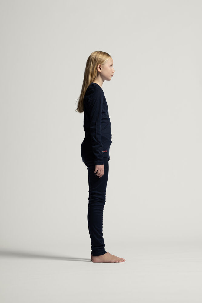 1913441-396000_NOR-Core-Warm-Baselayer-Set-Jr_Closeup3