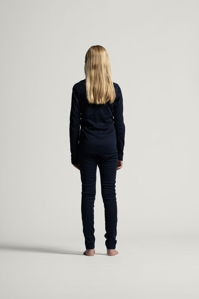 1913441-396000_NOR-Core-Warm-Baselayer-Set-Jr_Closeup4