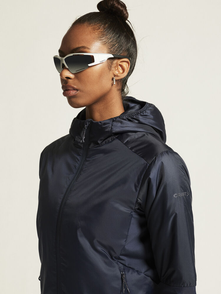 1913805-396000_ADV-Explore-Lightweight-Jacket-W_closeup5