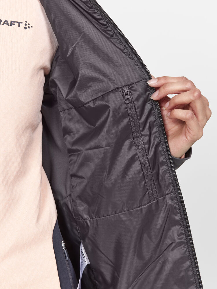 1913805-999000_ADV-Explore-Lightweight-Jacket-W_Closeup5