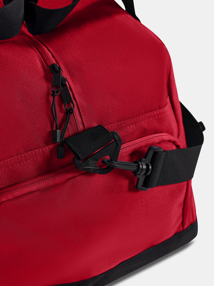 1914377-430000_Squad-2.0-Duffel-36L_Closeup3