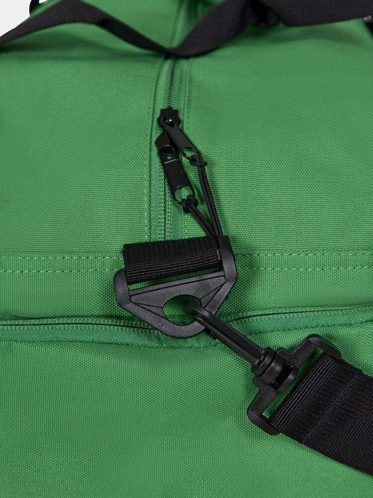 1914377-651000_Squad-2.0-Duffel-36L_Closeup3
