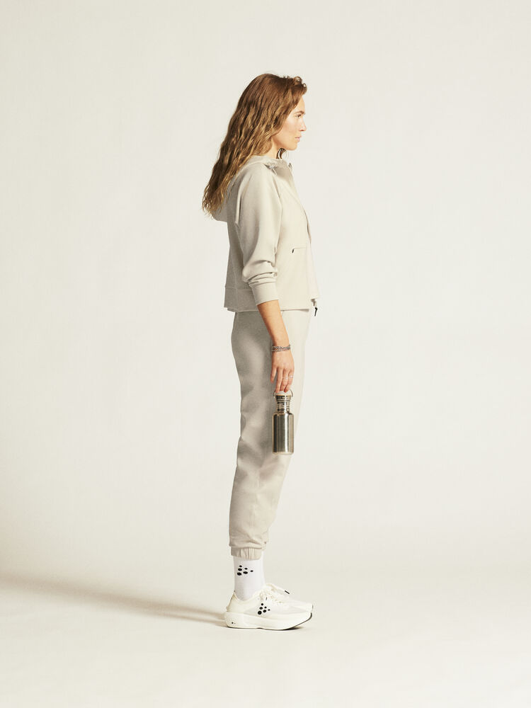 1914703-214000_ADV-Join-Sweat-pant-W_closeup2