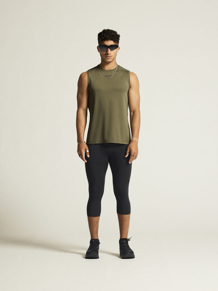 1914794-664000_ADV-Essence-SL-Tee-2-M_closeup1