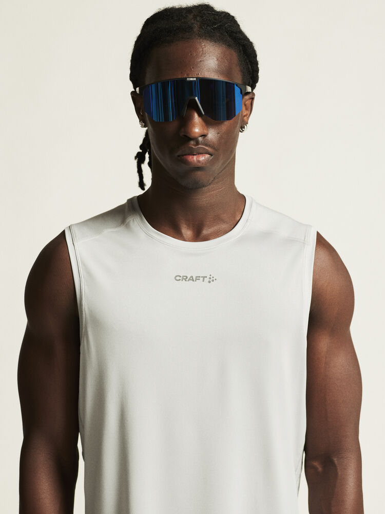 1914794-922000_ADV-Essence-SL-Tee-2-M_closeup5