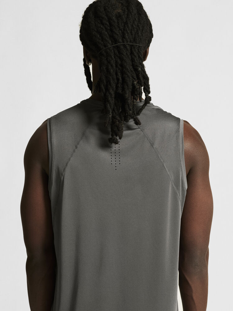 1914794-985000_ADV-Essence-SL-Tee-2-M_closeup6