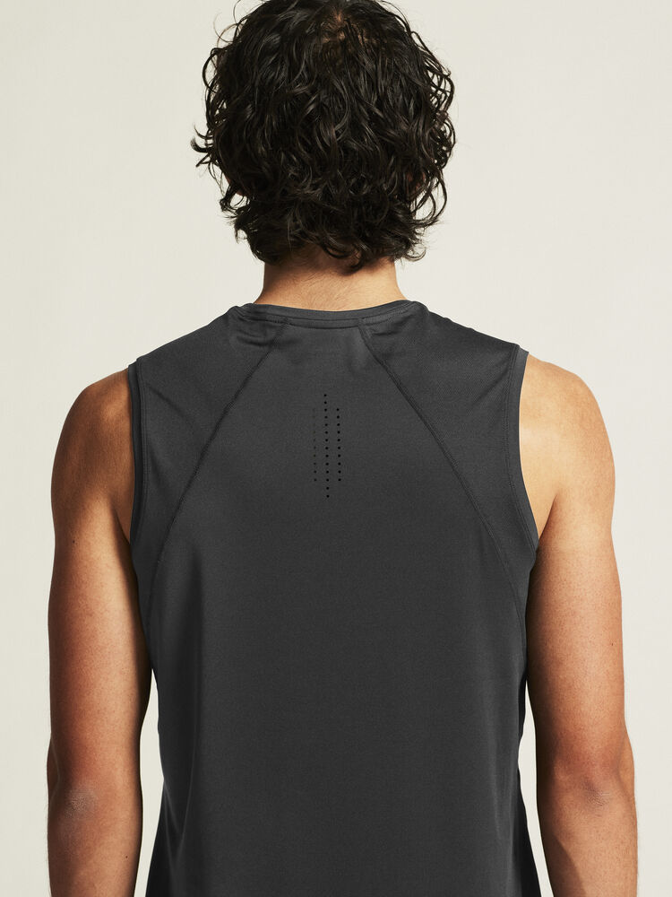 1914794-999000_ADV-Essence-SL-Tee-2-M_closeup6