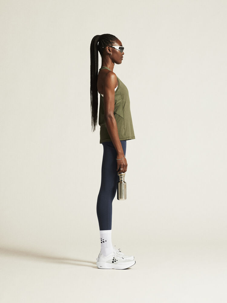1914796-664000_ADV-Essence-Singlet-2-W_closeup2