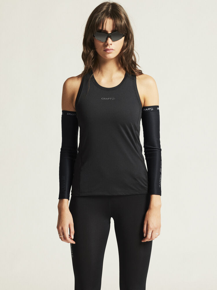1914796-999000_ADV-Essence-Singlet-2-W_closeup4