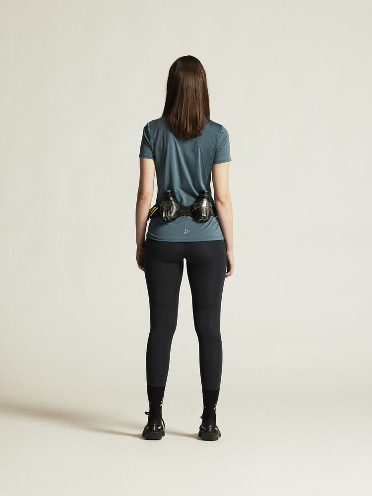 1914798-387000_ADV-Essence-SS-Tee-2-W_closeup3