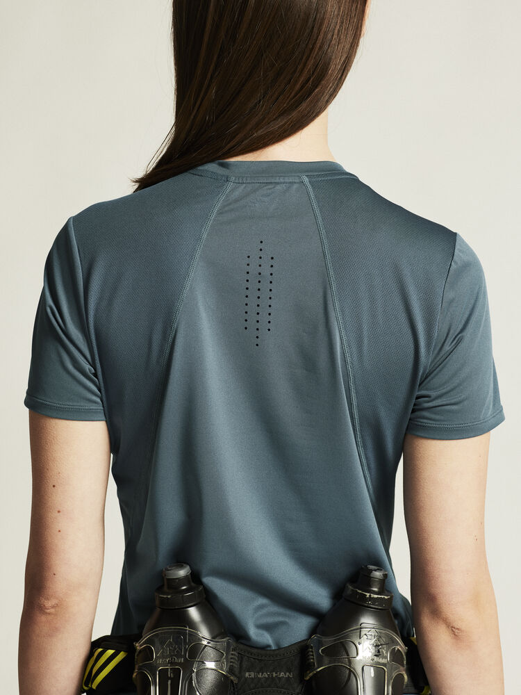 1914798-387000_ADV-Essence-SS-Tee-2-W_closeup6