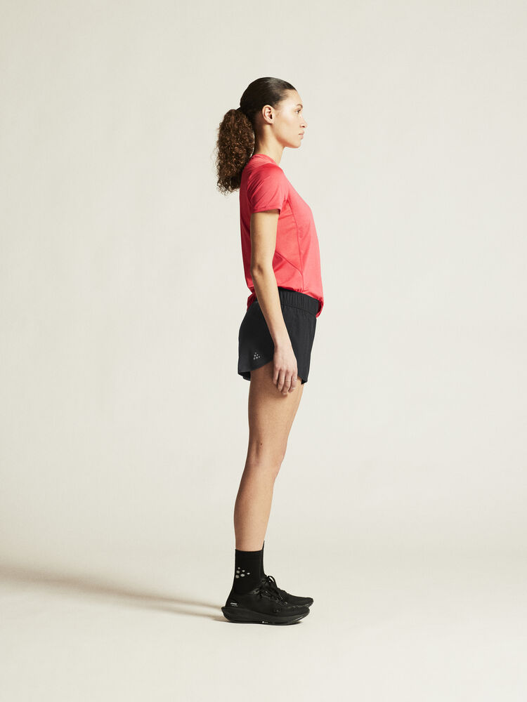 1914798-444000_ADV-Essence-SS-Tee-2-W_closeup2