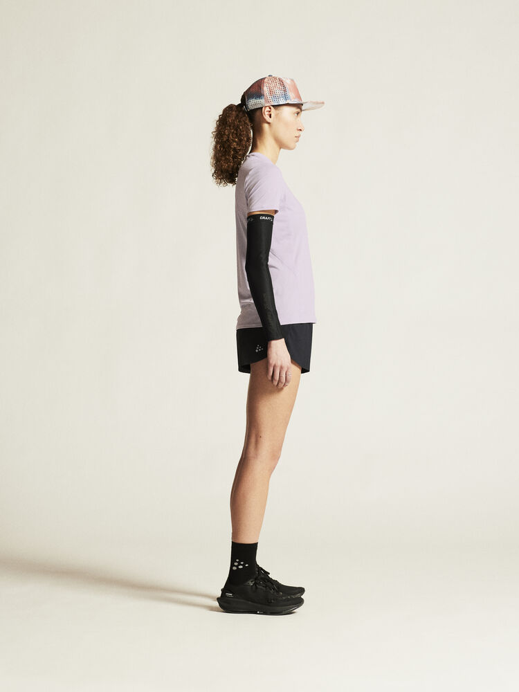 1914798-746000_ADV-Essence-SS-Tee-2-W_closeup3