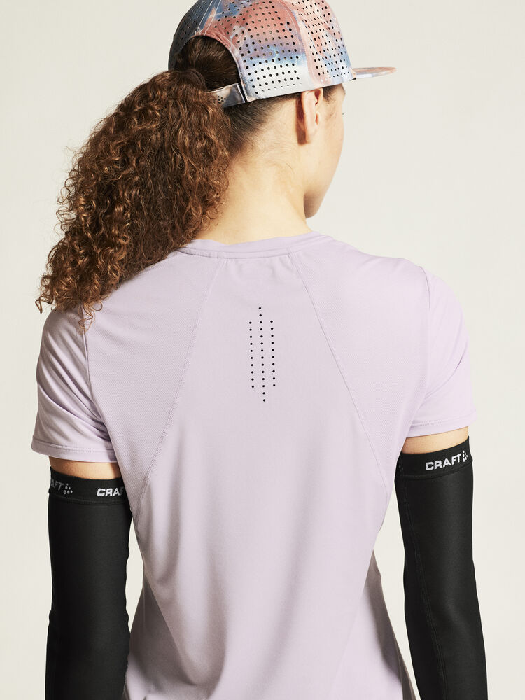 1914798-746000_ADV-Essence-SS-Tee-2-W_closeup7