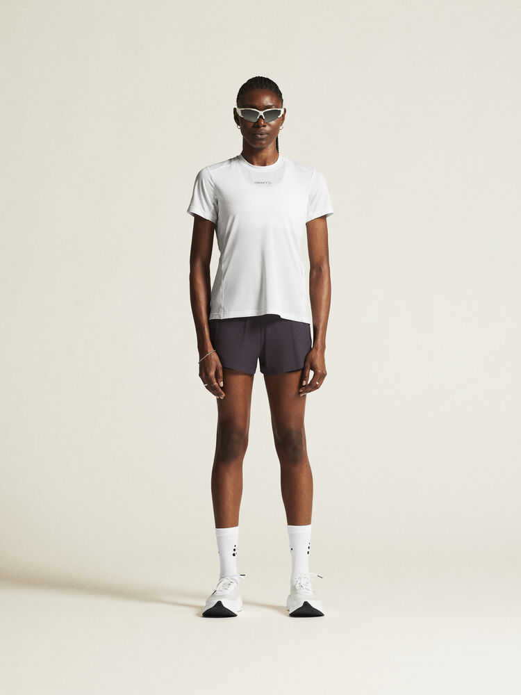 1914798-900000_ADV-Essence-SS-Tee-2-W_closeup1