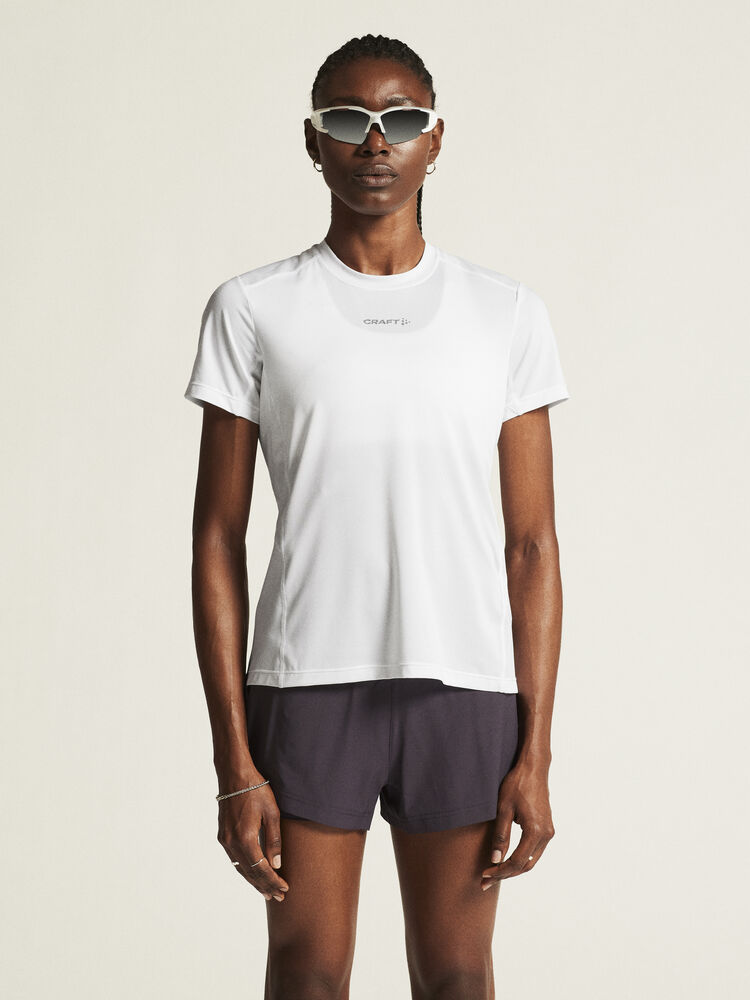 1914798-900000_ADV-Essence-SS-Tee-2-W_closeup4