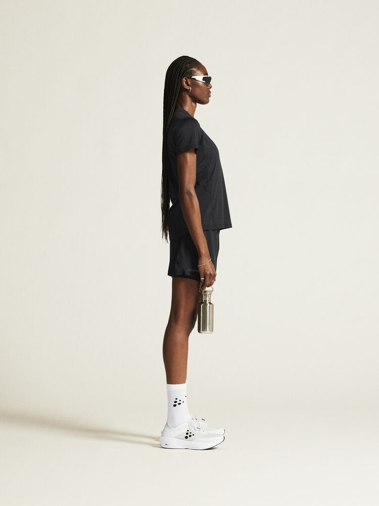 1914798-999000_ADV-Essence-SS-Tee-2-W_closeup3