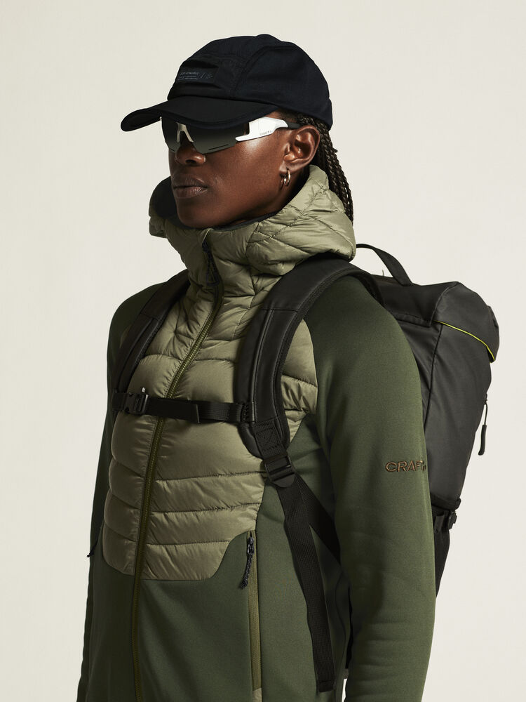 1915257-664000_ADV-Explore-Lt-Down-Hybrid-Jkt-W_closeup5