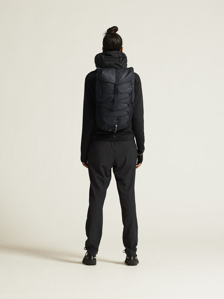 1915257-999000_ADV-Explore-Lt-Down-Hybrid-Jkt-W_closeup3