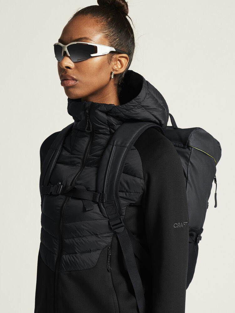 1915257-999000_ADV-Explore-Lt-Down-Hybrid-Jkt-W_closeup5