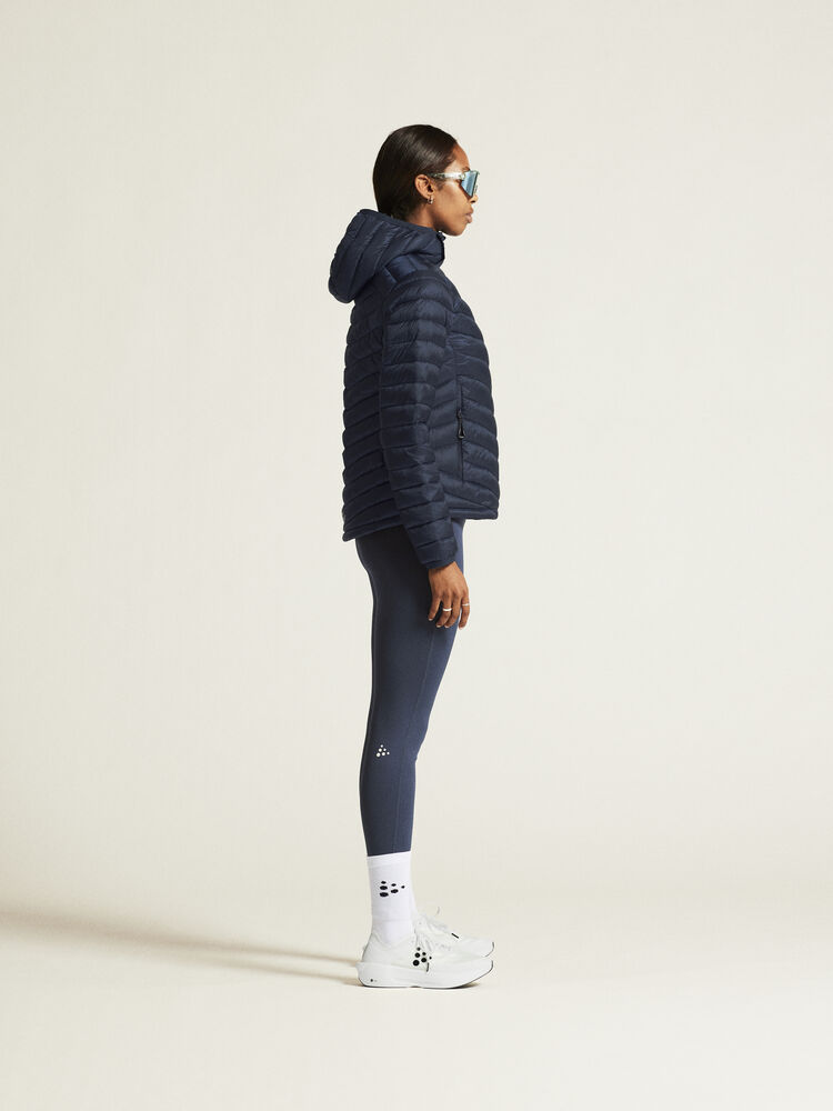 1915261-396000_CORE-Explore-Lt-Insulation-Jkt-W_closeup2