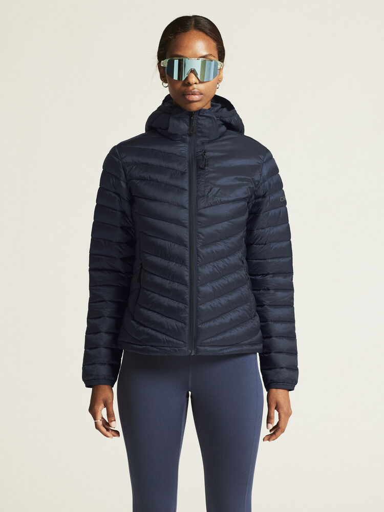 1915261-396000_CORE-Explore-Lt-Insulation-Jkt-W_closeup4