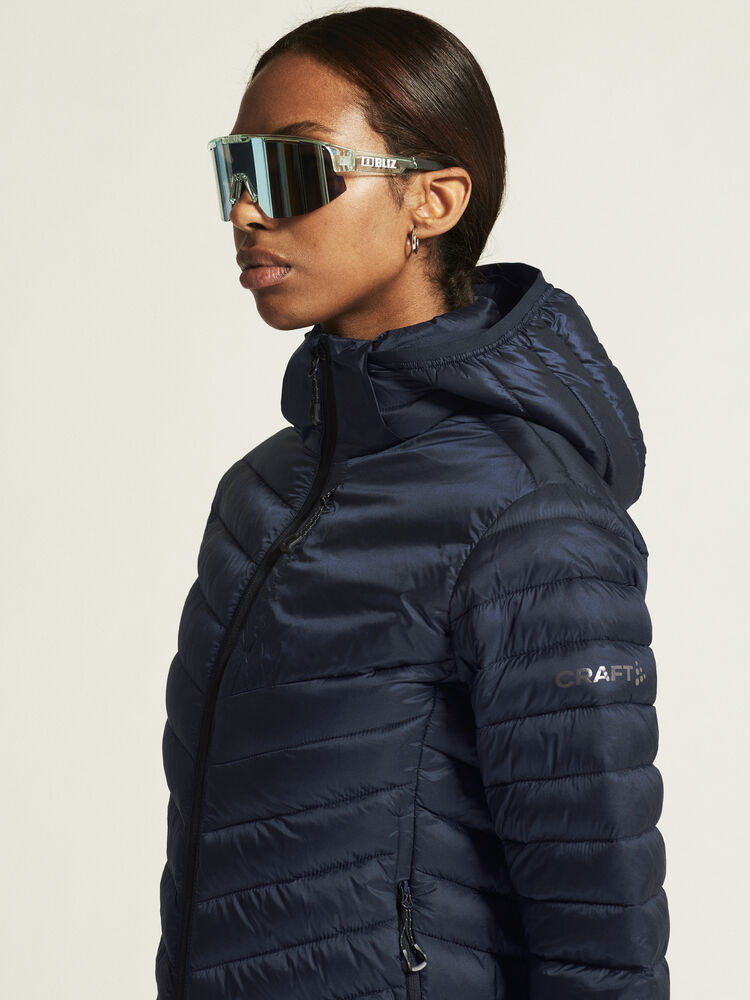 1915261-396000_CORE-Explore-Lt-Insulation-Jkt-W_closeup5