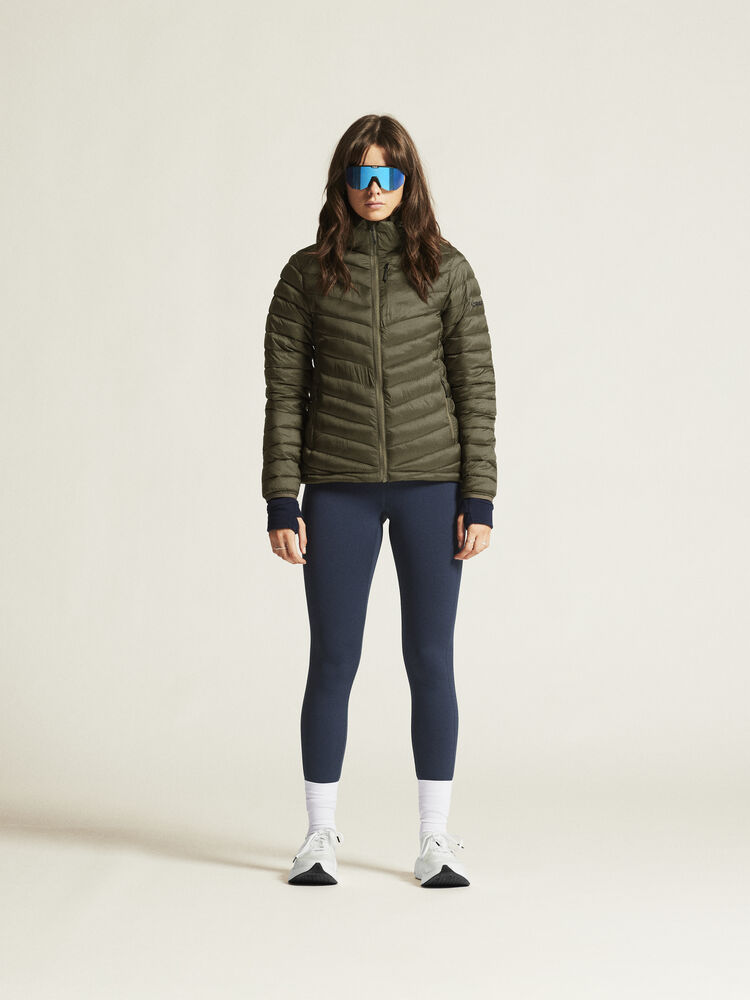 1915261-664000_CORE-Explore-Lt-Insulation-Jkt-W_closeup1