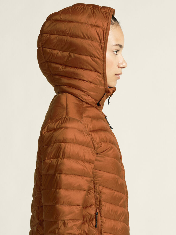 1915261-699000_CORE-Explore-Lt-Insulation-Jkt-W_closeup8