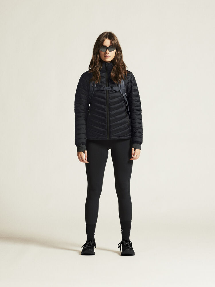 1915261-999000_CORE-Explore-Lt-Insulation-Jkt-W_closeup1