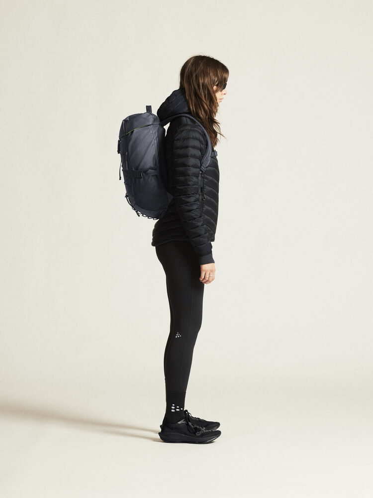 1915261-999000_CORE-Explore-Lt-Insulation-Jkt-W_closeup2