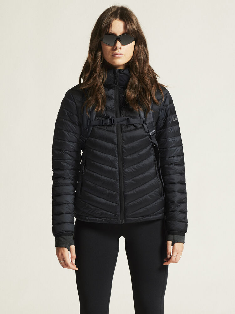 1915261-999000_CORE-Explore-Lt-Insulation-Jkt-W_closeup4