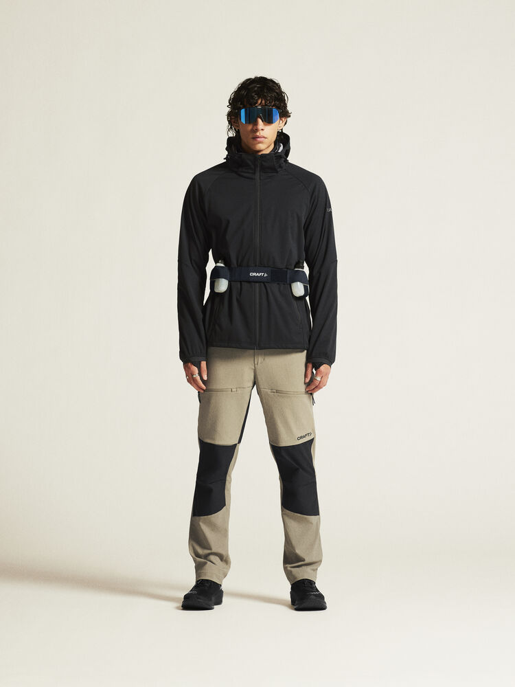 1915262-999000_CORE-Explore-Softshell-2-Jkt-M_closeup1