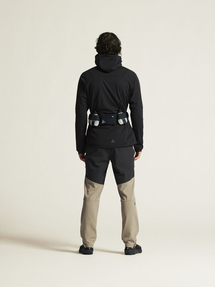 1915262-999000_CORE-Explore-Softshell-2-Jkt-M_closeup3