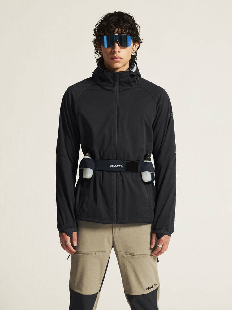 1915262-999000_CORE-Explore-Softshell-2-Jkt-M_closeup4