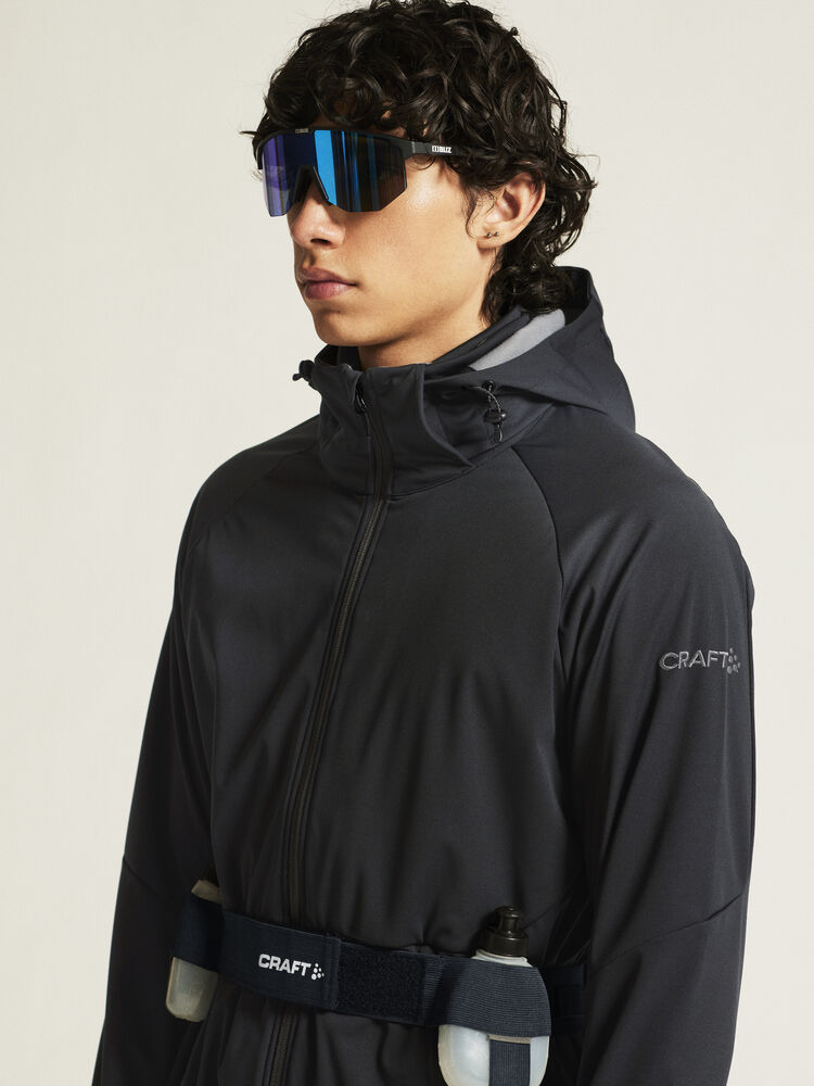 1915262-999000_CORE-Explore-Softshell-2-Jkt-M_closeup5