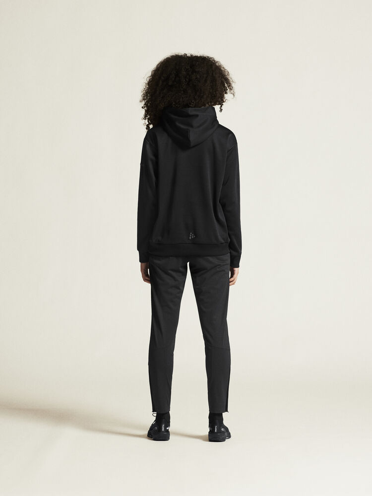 1915310-999000_Community-2-Function-Hoodie-W_closeup3