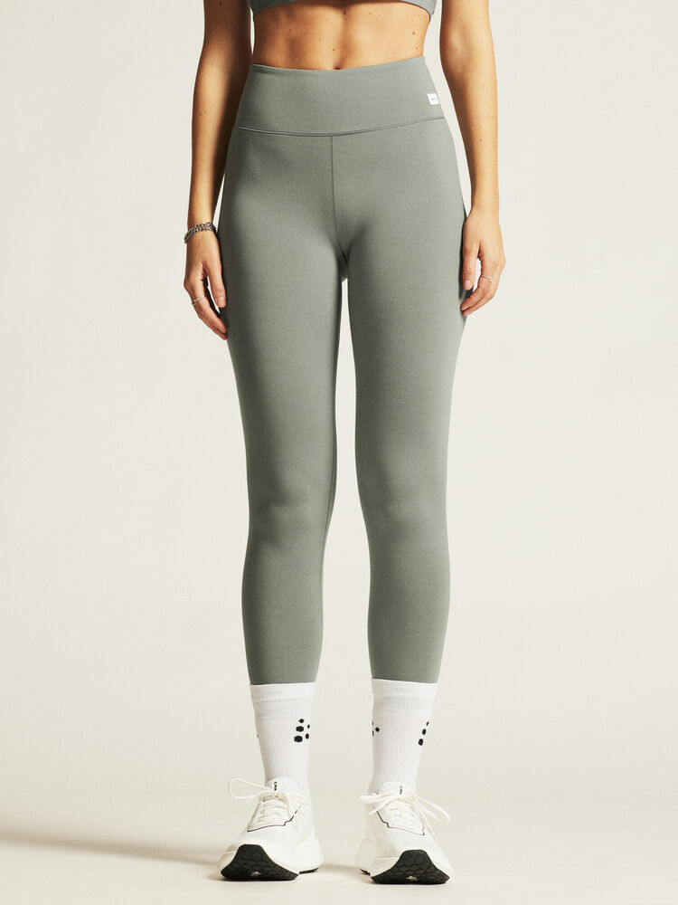 1916008-647000_Collective-Padded-Sports-bra-W_closeup13