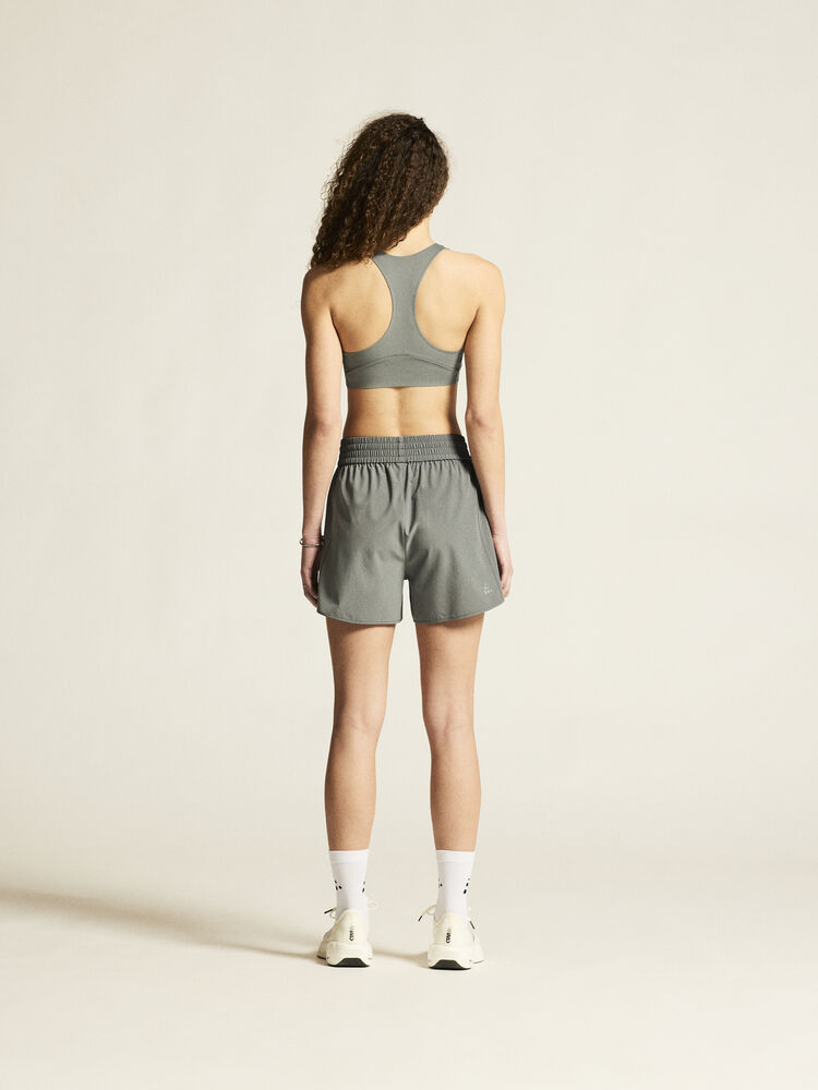 1916008-647000_Collective-Padded-Sports-bra-W_closeup3