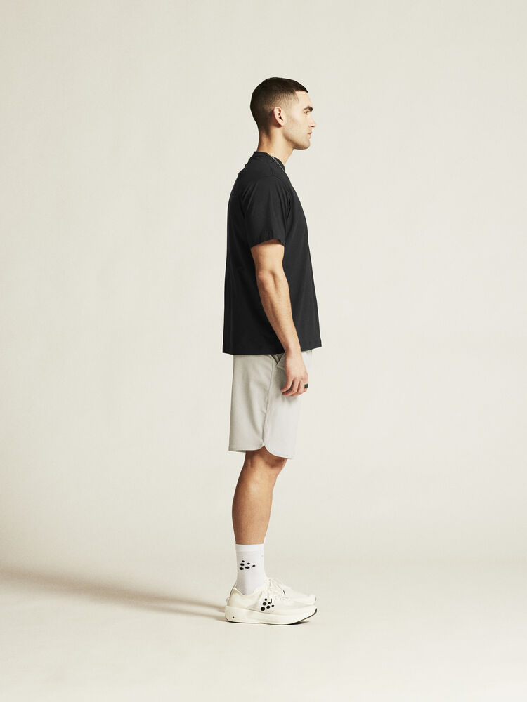 1916031-999000_Collective-Relaxed-SS-Tee-M_closeup2
