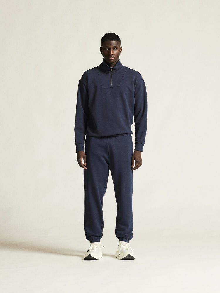 1916302-396000_Frequent-Sweatpants-M_closeup1