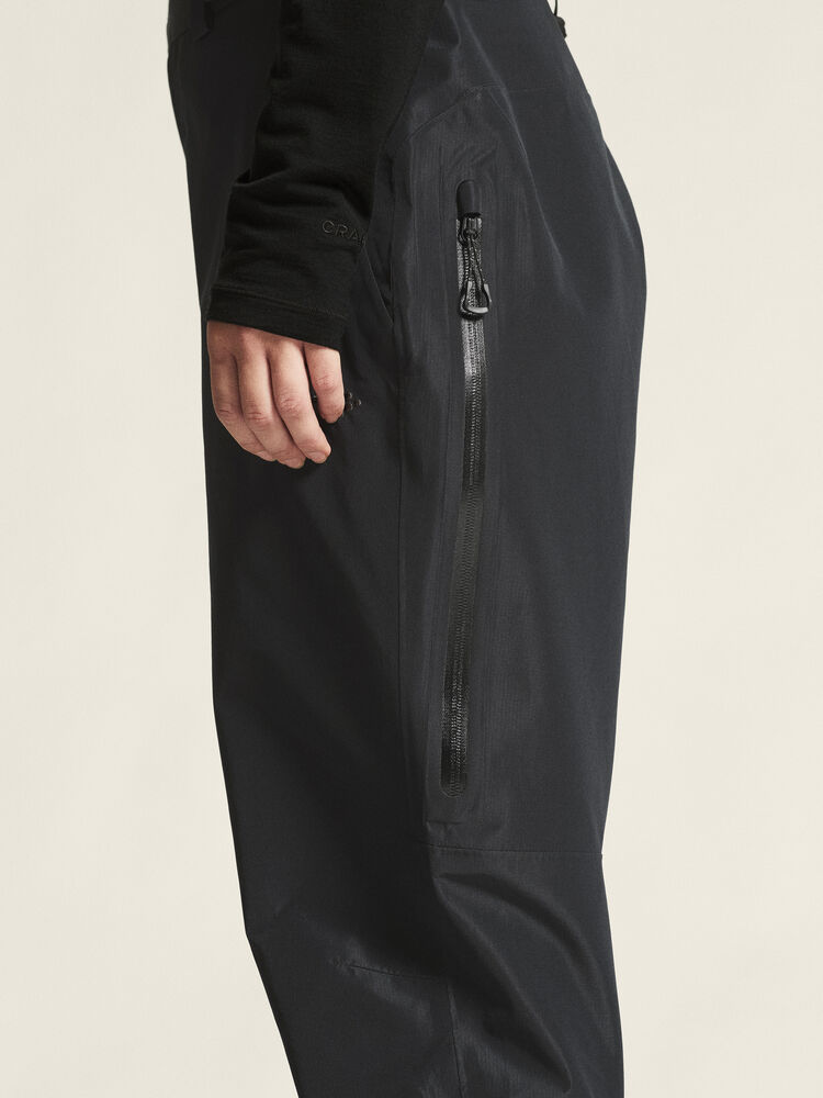 1916343-999000_Explore-Shell-Pants-W_closeup6